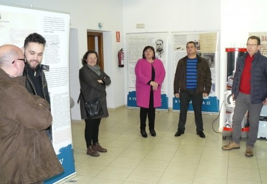 Inaugurada a exposición ‘A Illa da Memoria’ na Casa da Cultura de Lousame